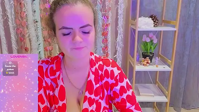 Luisa Rosee online show from December 22, 2025, 6:52 pm