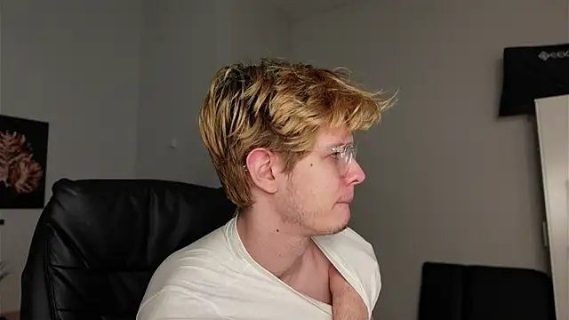 Logan Fraser online show from October 26, 2025, 2:50 pm