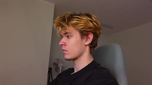 Logan Fraser online show from November 22, 2025, 2:05 pm