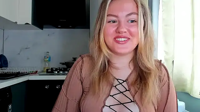 Snapshot of SunshineEmma chatting on October 5, 2025, 11:56 am SunshineEmma online show from October 5, 2025, 11:56 am