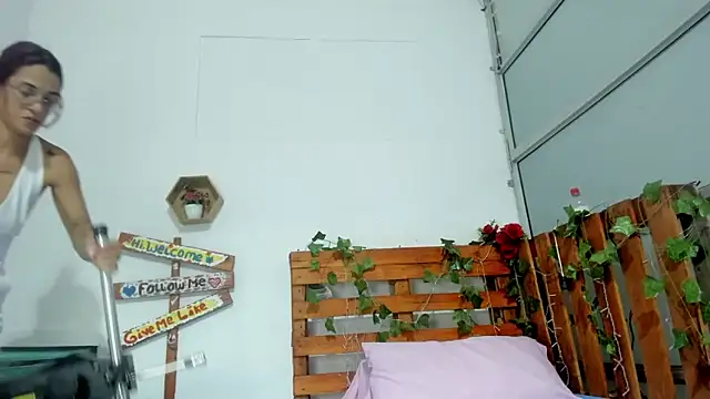 cris dulce online show from March 21, 2026, 12:01 am