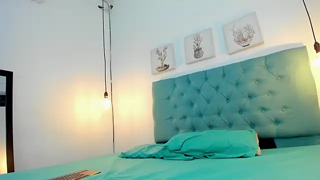 cris dulce online show from December 22, 2025, 6:52 pm