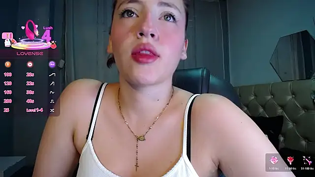 Snapshot of Lulugh_ chatting on October 29, 2025, 7:35 pm Lulugh online show from October 29, 2025, 7:35 pm