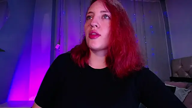 Snapshot of Lulugh_ chatting on October 28, 2025, 7:24 pm Lulugh online show from October 28, 2025, 7:24 pm