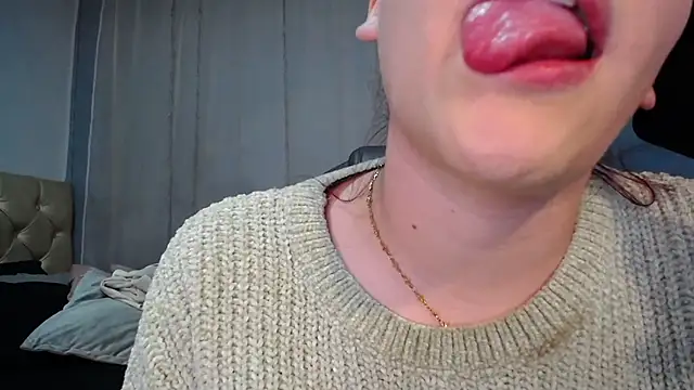 Snapshot of Lulugh_ chatting on December 3, 2025, 7:35 pm Lulugh online show from December 3, 2025, 7:35 pm