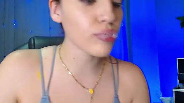 Snapshot of Lulugh_ chatting on November 12, 2025, 7:40 pm Lulugh online show from November 12, 2025, 7:40 pm