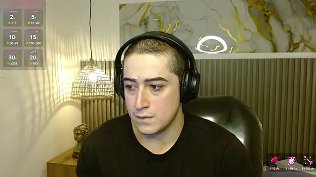 Lancelot 19 online show from September 15, 2025, 9:04 pm