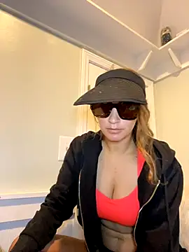 Lilamelon online show from September 29, 2025, 1:45 am