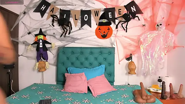 juliana 13 online show from October 19, 2025, 12:08 pm