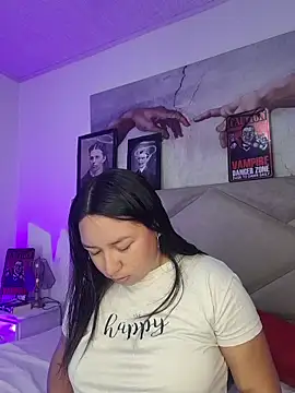 Snapshot of BellaRoux1 chatting on October 21, 2025, 12:04 pm BellaRoux1 online show from October 21, 2025, 12:04 pm