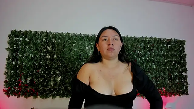 BellaRoux1 online show from February 7, 2026, 12:13 pm