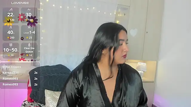 LilyWhitney online show from October 31, 2025, 4:09 am