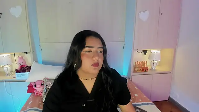 LilyWhitney online show from October 22, 2025, 3:50 am