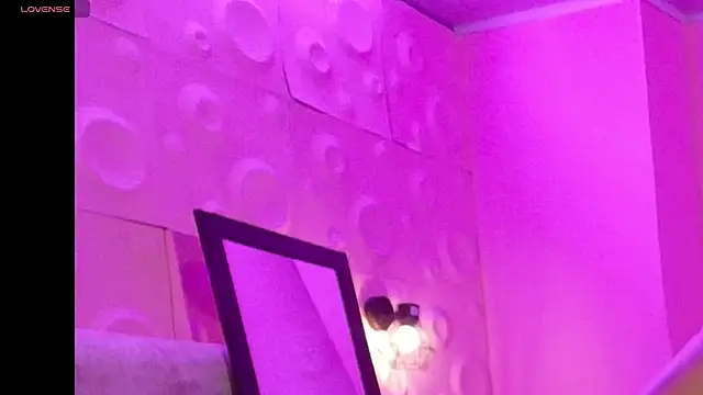 Vanessa 7  online show from October 19, 2025, 10:01 pm