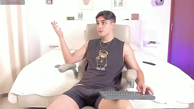 Thiago winteer online show from November 5, 2025, 1:42 am