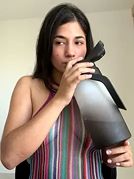 LauraCatalina online show from September 21, 2025, 12:54 pm