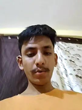 yung cplz online show from October 18, 2025, 1:24 pm