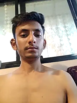 yung cplz online show from December 22, 2025, 5:40 am