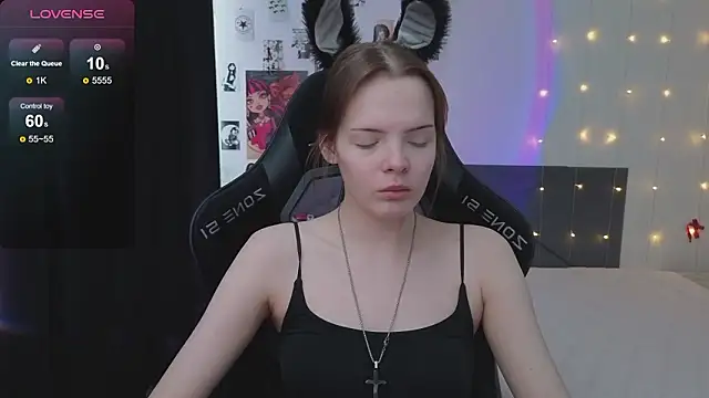 Snapshot of Luna_Navy chatting on February 24, 2026, 6:36 am Luna Navy online show from February 24, 2026, 6:36 am