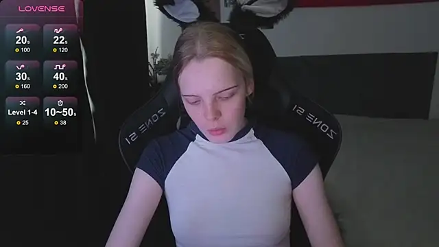 Luna Navy online show from November 10, 2025, 9:03 am