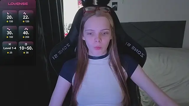 Luna Navy online show from October 25, 2025, 9:08 am