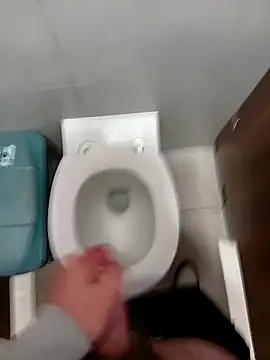 Snapshot of HairypapaK chatting on January 13, 2026, 6:39 am HairypapaK online show from January 13, 2026, 6:39 am