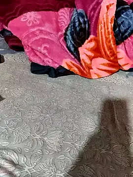 POOJACOUPLE online show from October 21, 2025, 8:03 am