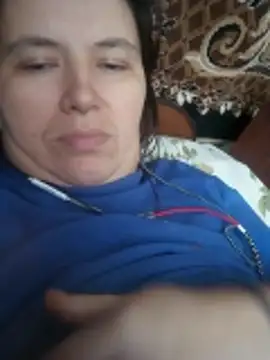 Snapshot of Romashka33011 chatting on February 6, 2026, 8:43 am Romashka33011 online show from February 6, 2026, 8:43 am