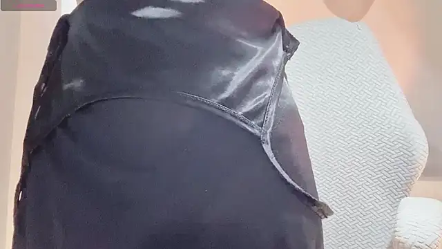 Vessi-babe online show from November 7, 2025, 3:33 am