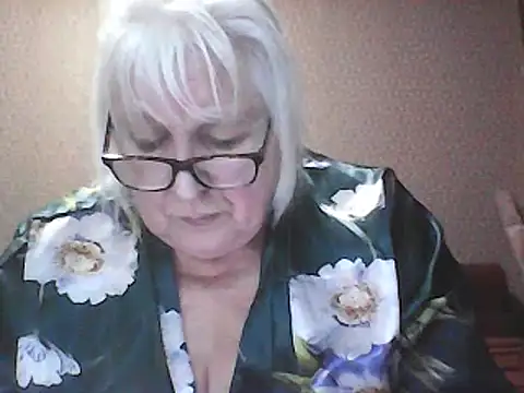 Alexia64231 online show from January 6, 2026, 7:40 pm