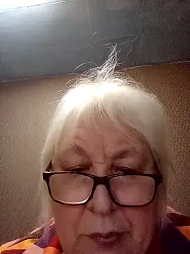 Alexia64231 online show from November 20, 2025, 4:02 am