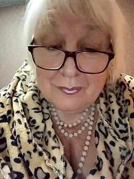 Alexia64231 online show from November 3, 2025, 5:12 am