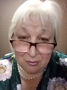 Alexia64231 online show from November 17, 2025, 7:18 pm