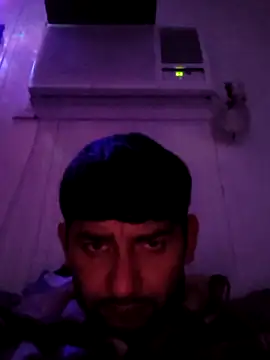 Julians26ne online show from April 12, 2026, 12:41 pm