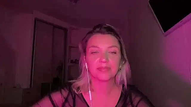 Snapshot of Beautysoul_ chatting on September 10, 2025, 6:18 pm Beautysoul online show from September 10, 2025, 6:18 pm