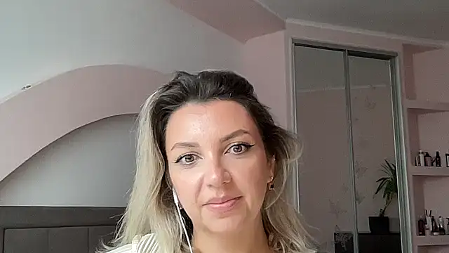 Snapshot of Beautysoul_ chatting on September 11, 2025, 10:59 am Beautysoul online show from September 11, 2025, 10:59 am