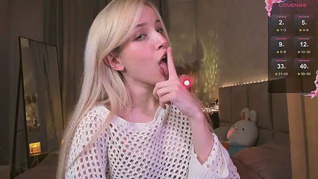 peachii meow online show from September 10, 2025, 1:43 pm