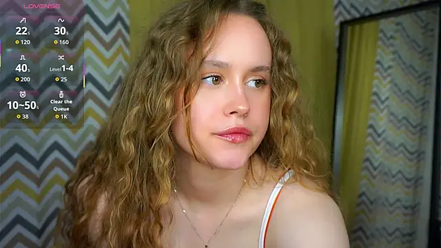 SusannaScholler online show from September 14, 2025, 5:13 pm