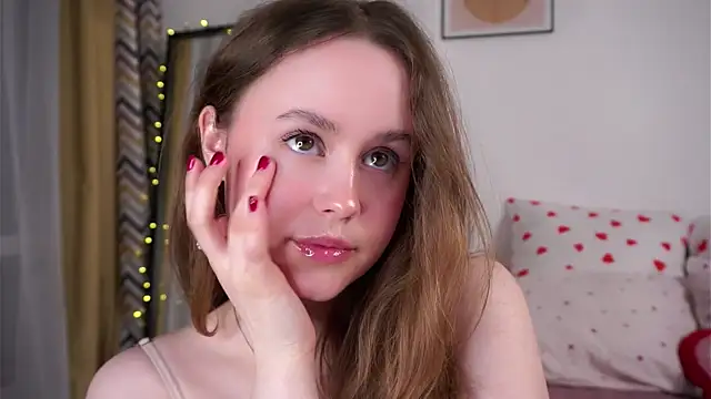 SusannaScholler online show from April 10, 2026, 10:39 pm