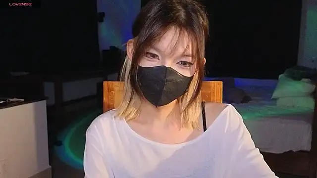      Panda      online show from April 17, 2026, 7:38 pm