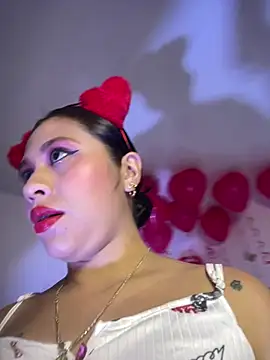 Snapshot of LuluMonroe_Eup chatting on February 6, 2026, 4:41 am LuluMonroe Eup online show from February 6, 2026, 4:41 am