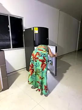 LuluMonroe Eup online show from September 11, 2025, 2:22 am