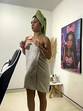 LuluMonroe Eup online show from September 19, 2025, 2:26 am