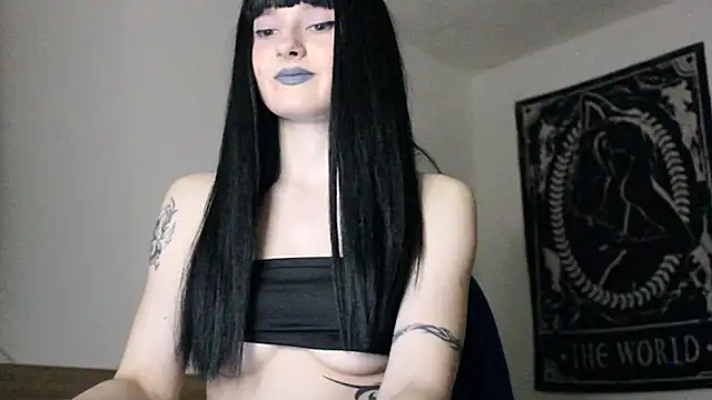 midnightsiren777 online show from May 14, 2026, 8:50 pm