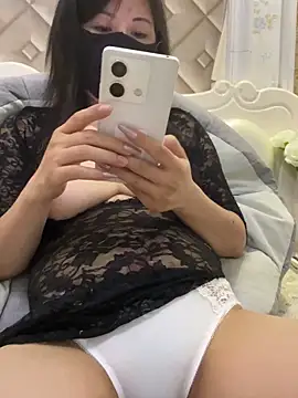 jiayi666777 online show from October 16, 2025, 3:26 am