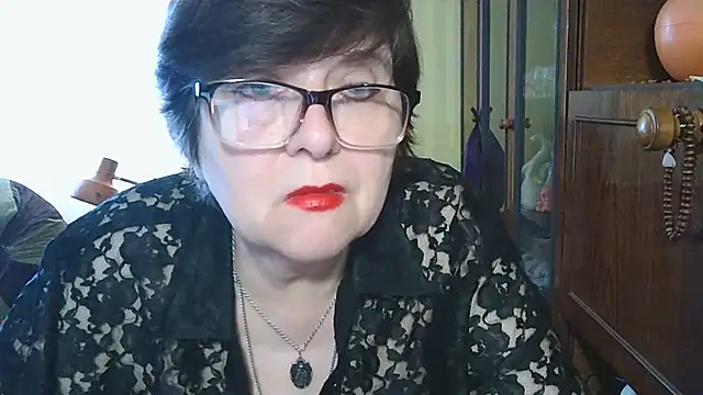 VeronicaGold511 online show from May 27, 2026, 6:54 am