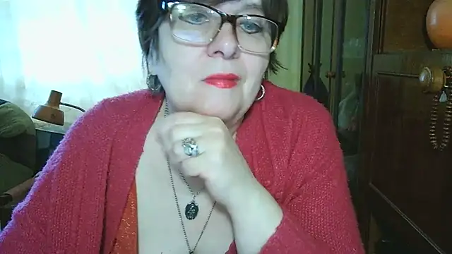 VeronicaGold511 online show from May 18, 2026, 6:29 am