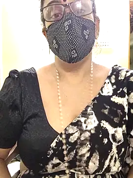 sweet-lotus online show from October 4, 2025, 6:15 am