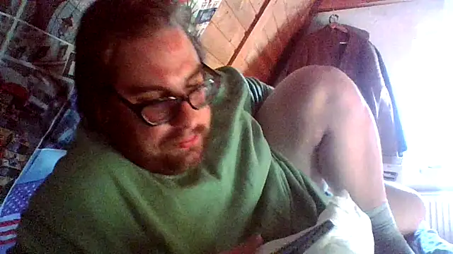 chubbyDavid1998 online show from October 27, 2025, 12:17 pm