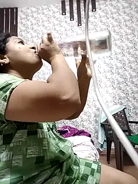 Snapshot of Cute-Janvi20 chatting on May 14, 2026, 6:10 am Cute-Janvi20 online show from May 14, 2026, 6:10 am